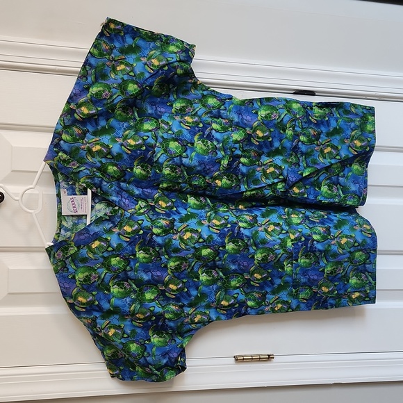 Turtle Scrub Top - Picture 1 of 1